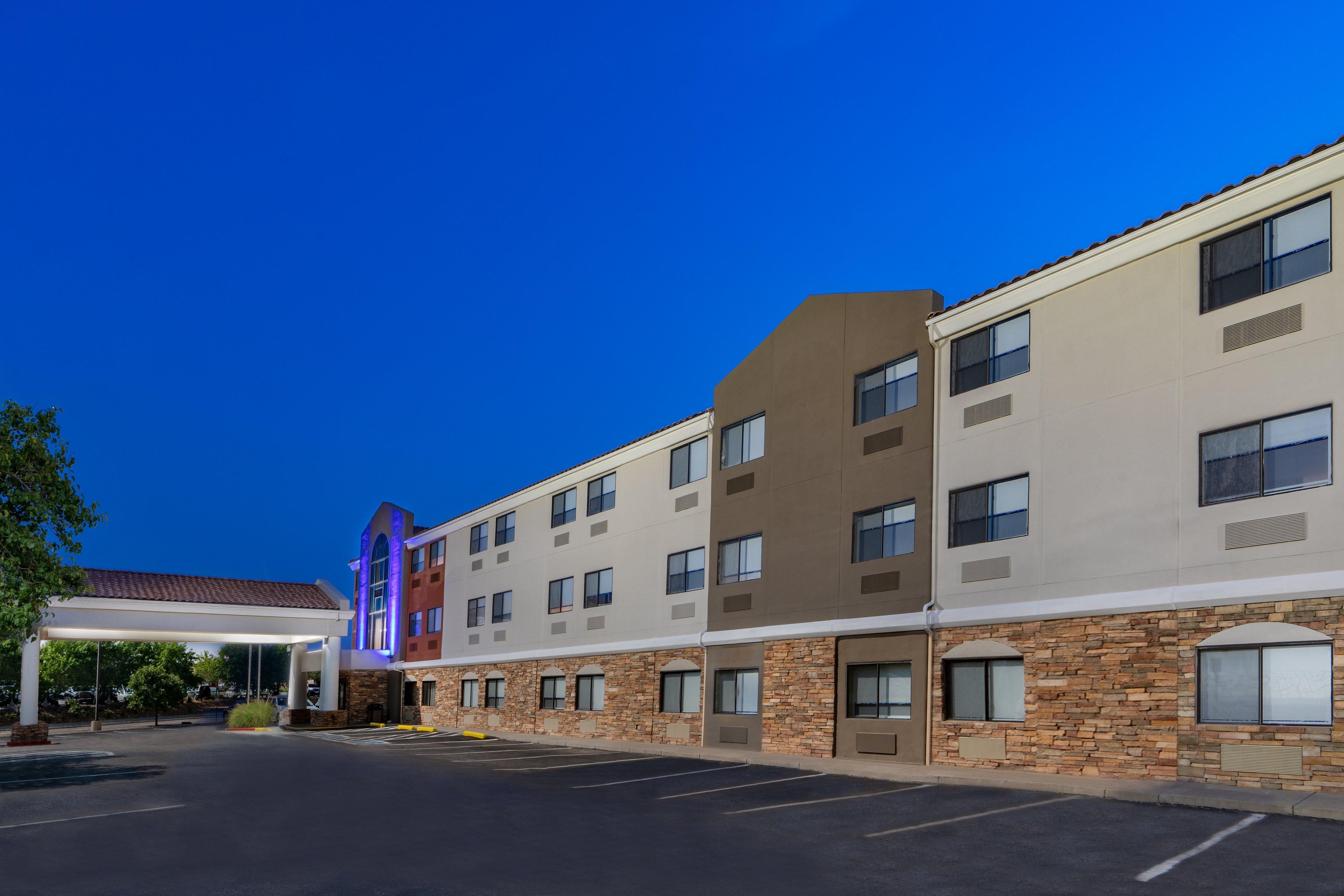 Holiday Inn Express Hotel & Suites Albuquerque - North Balloon Fiesta Park By Ihg Екстер'єр фото